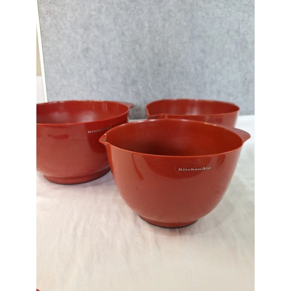 KitchenAid Red Mixing Bowl Set of 3 Nesting Non-Slip Base 2.5 3.5 4.5 Quart